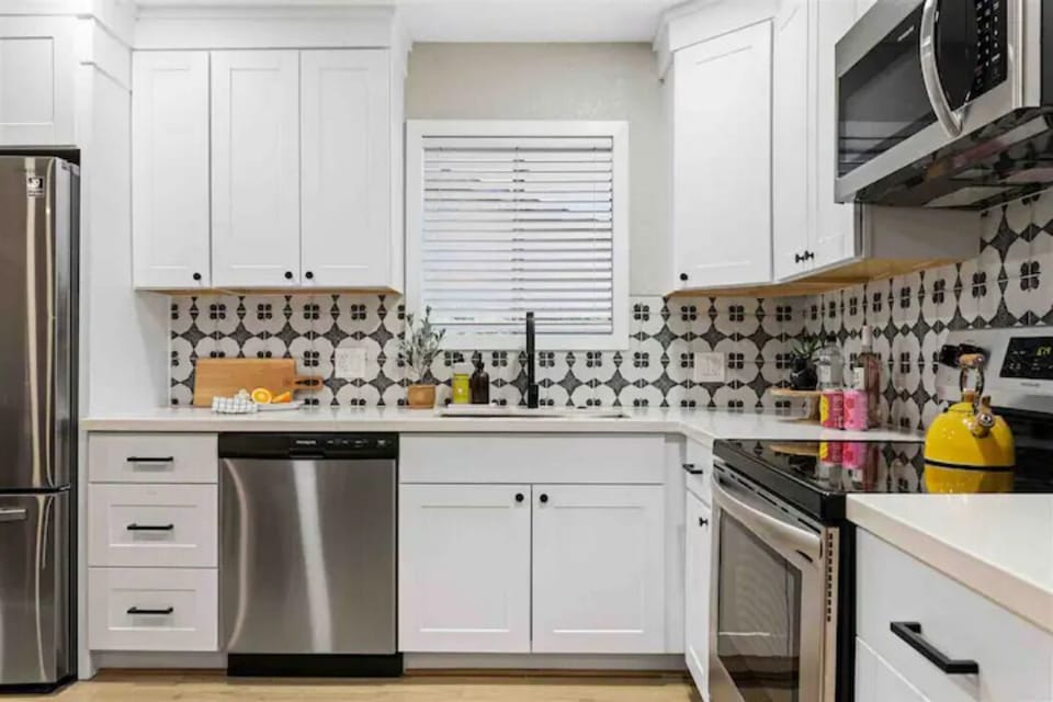 Fully updated Kitchen, fully stocked to cook all your favorite meals in!
