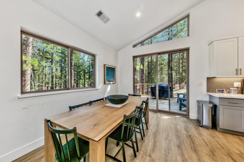 8 Person dining table