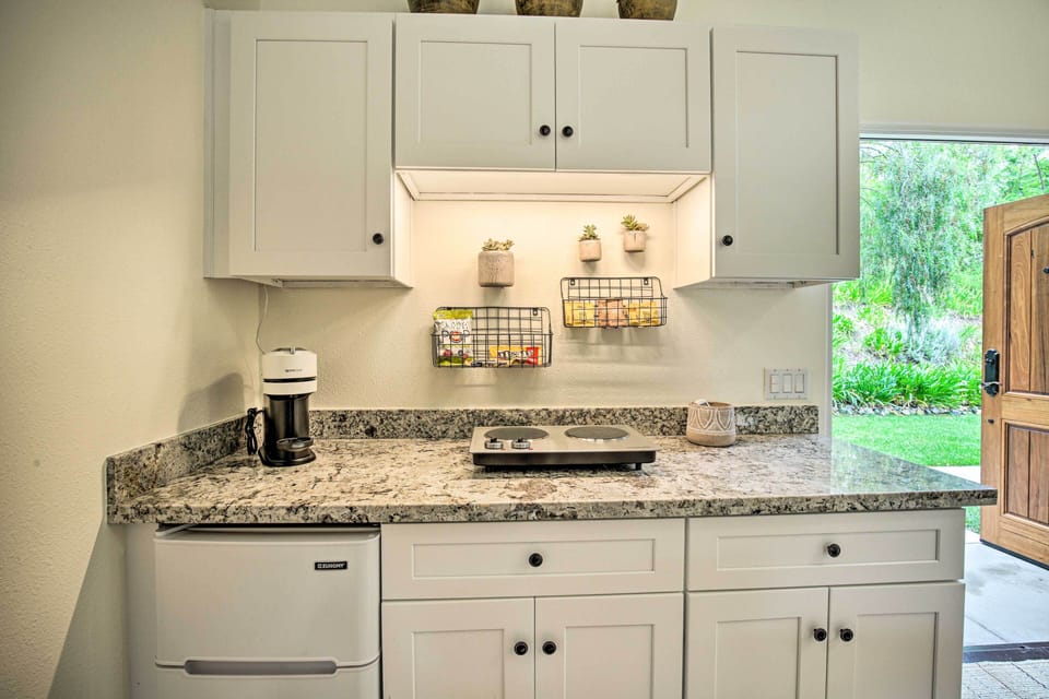 Kitchenette | 2-Burner Hot Plate