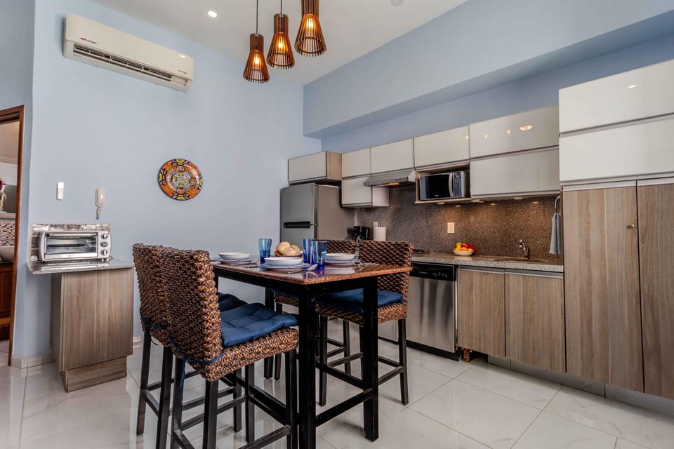 Condo - Image 11