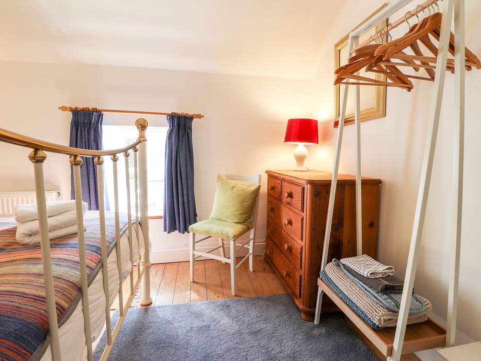 Cottage | 3 bedrooms, individually decorated, individually furnished, free WiFi