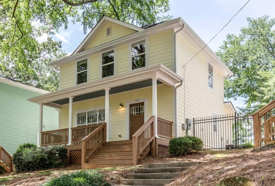 Our cozy artist cottage is just a short walk from DT, Campus, and Sanford Stadium. 