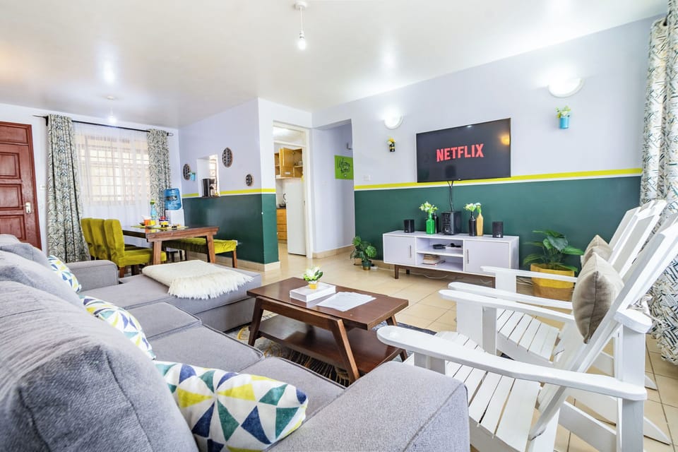 Sitting room area -WiFi.Netflix and good lighting