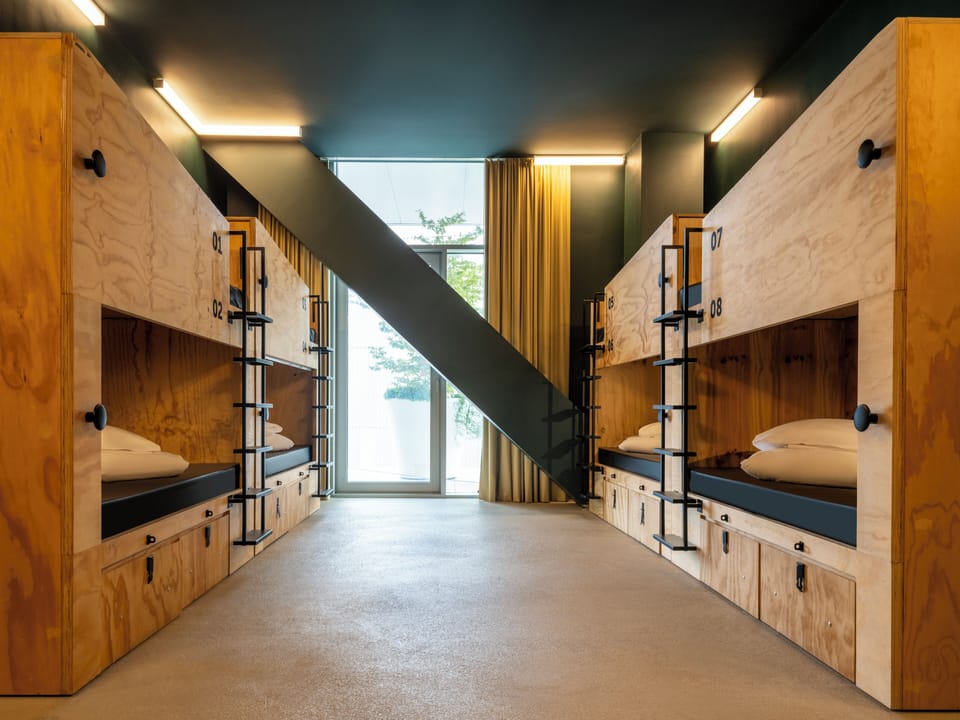 Soundproofing, free WiFi, bed sheets