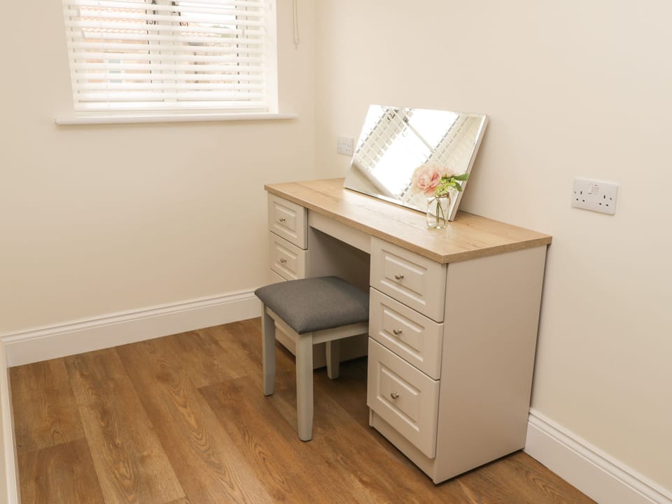 Cottage | 2 bedrooms, individually decorated, individually furnished, free WiFi