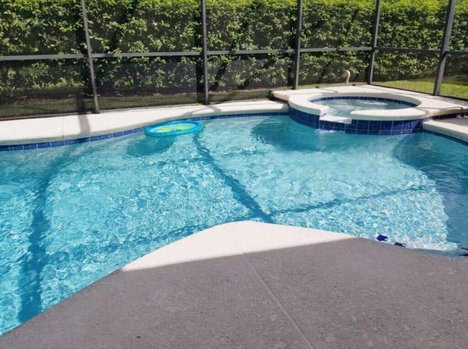 Pool & Spa