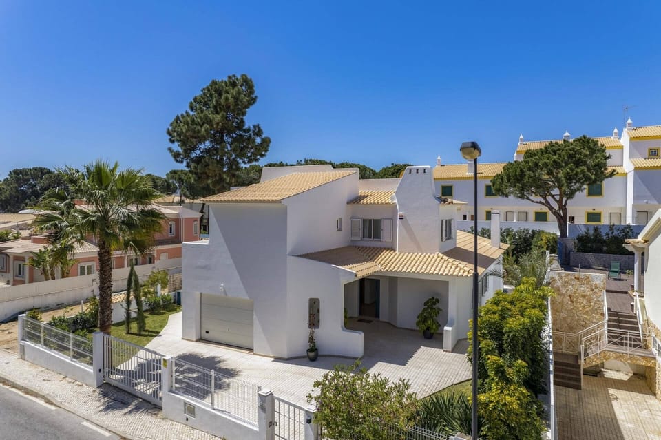 Villa Falesia Blue image