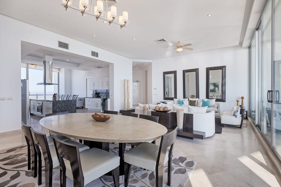 Panoramic Condo | In-room dining