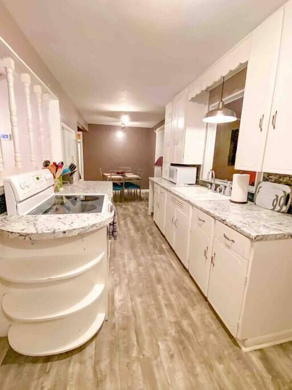 Kitchen. (2)
