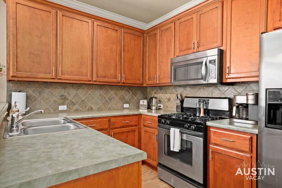 Kitchen with all the essentials plus dishwasher