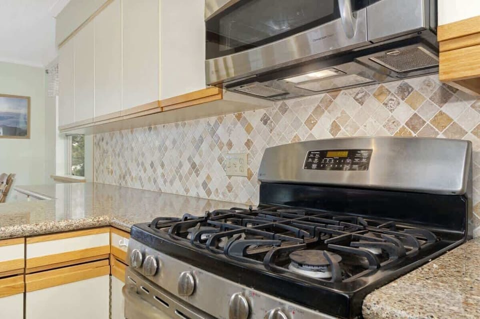 Gas stove top