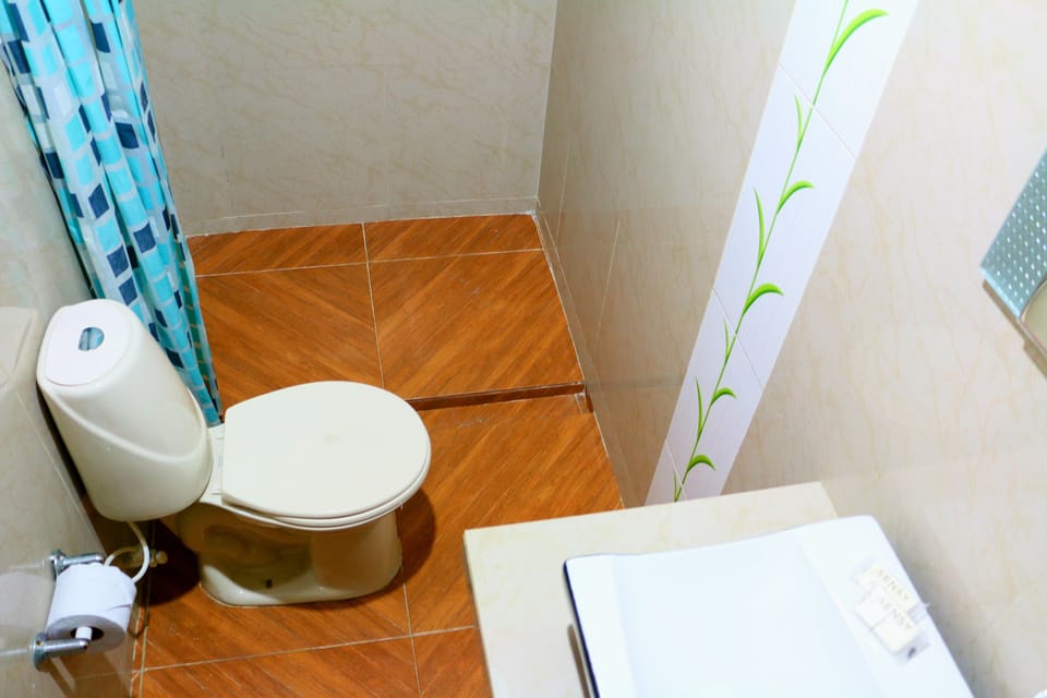 Basic Apartment | Bathroom