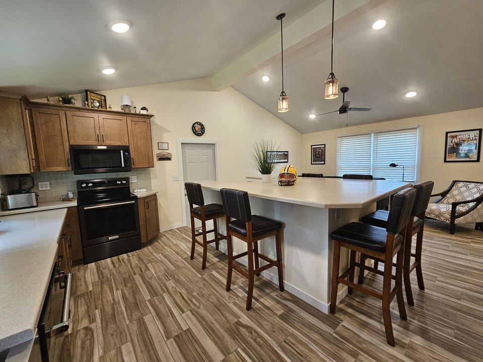 Large island for entertaining