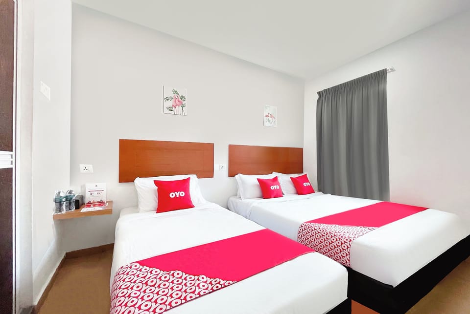 Superior Suite | Desk, free WiFi, bed sheets