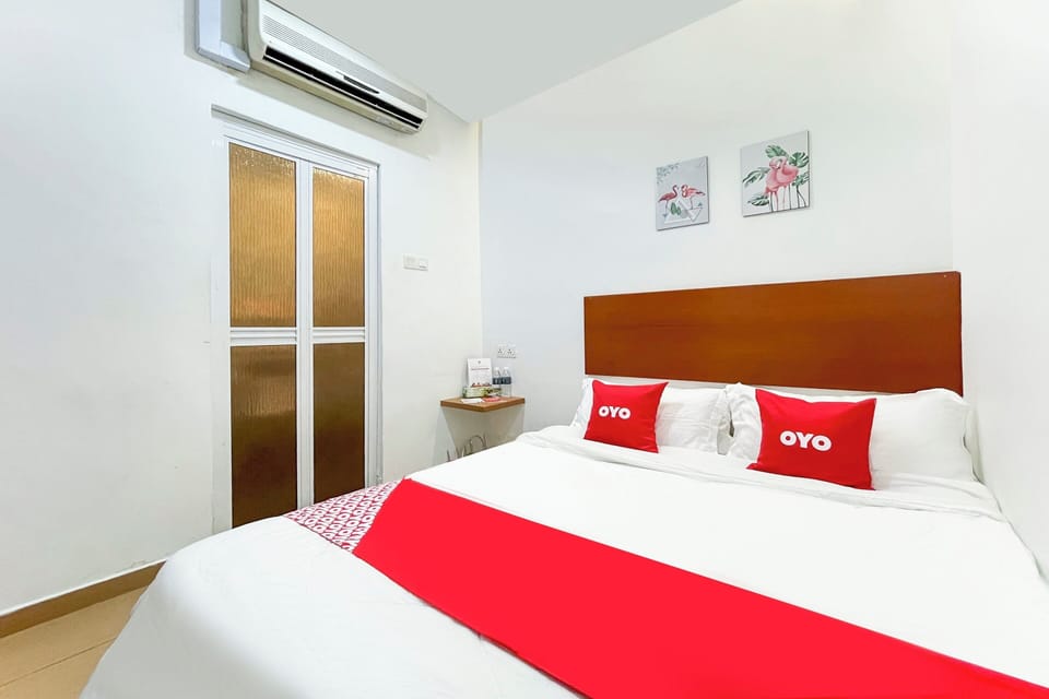 Deluxe Double Room | Desk, free WiFi, bed sheets