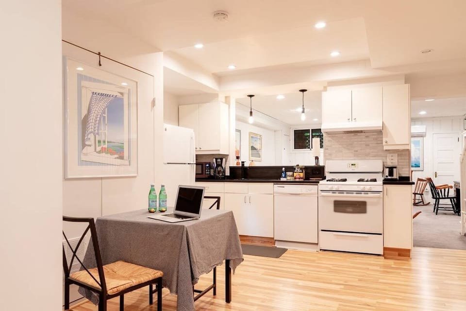 Full use kitchen with everything you need