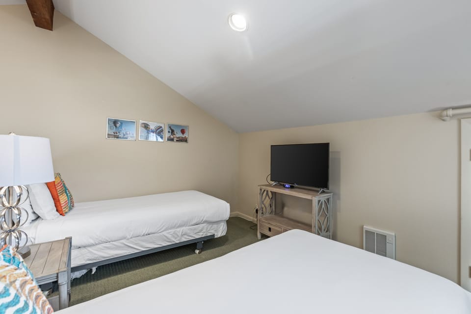 The loft has two twin-size beds that can be made into a king-size bed with 24-hours notice.