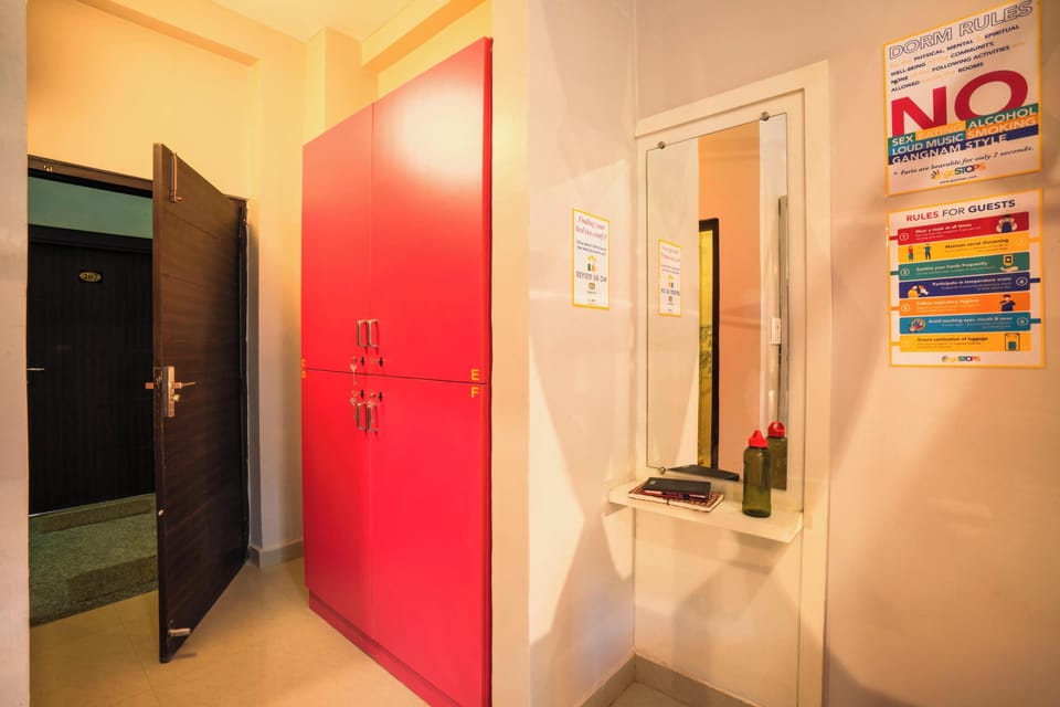 Bed In 4 Bed Female Only AC Dormitory Room With Ensuite Bathroom | Free WiFi, bed sheets