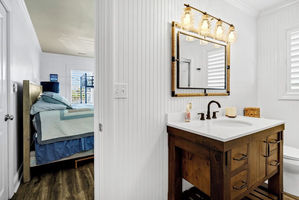 Jack and Jill Bath Left Side