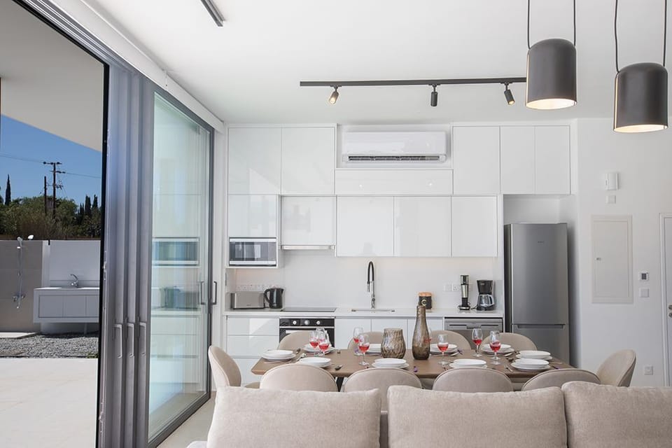 Kitchen and dining area