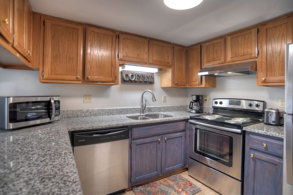 Full Kitchen