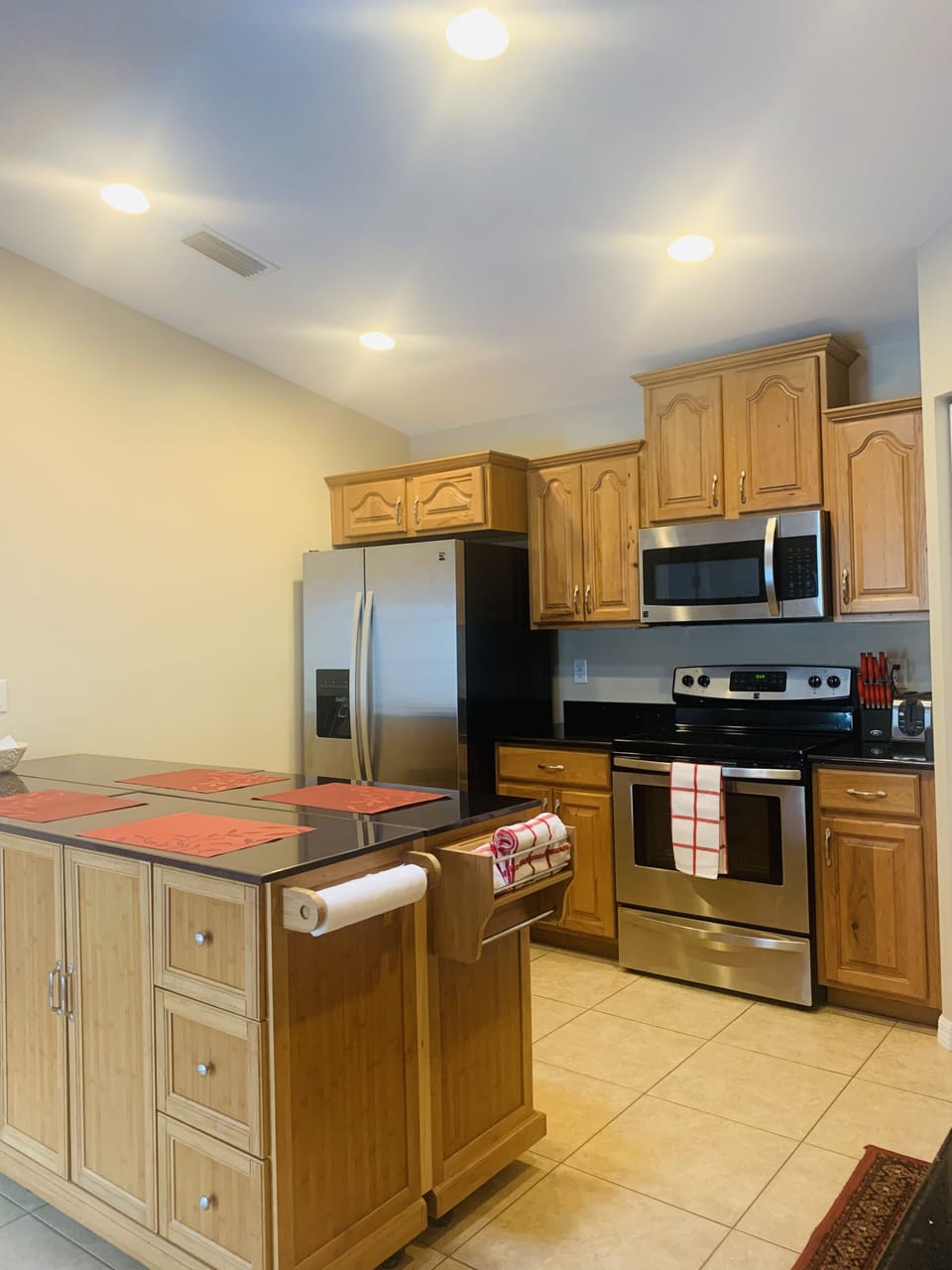 Kitchen with big island 
