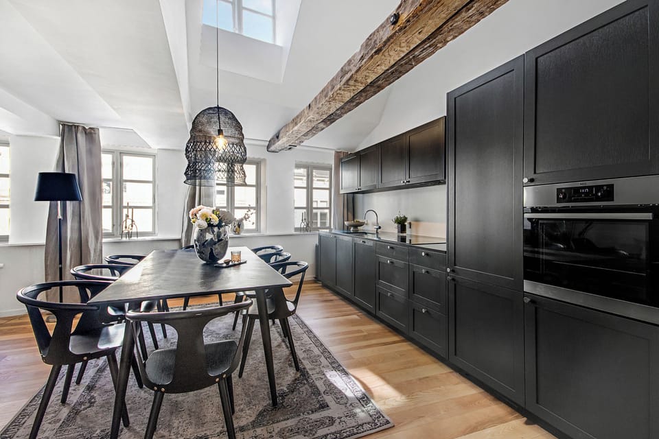 Apartment, 2 Bedrooms, Terrace, City View | Dining