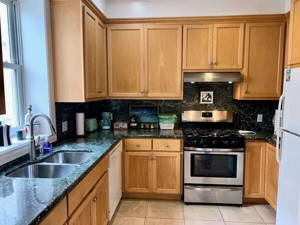 The kitchen has all the appliances and is a great place to make meals