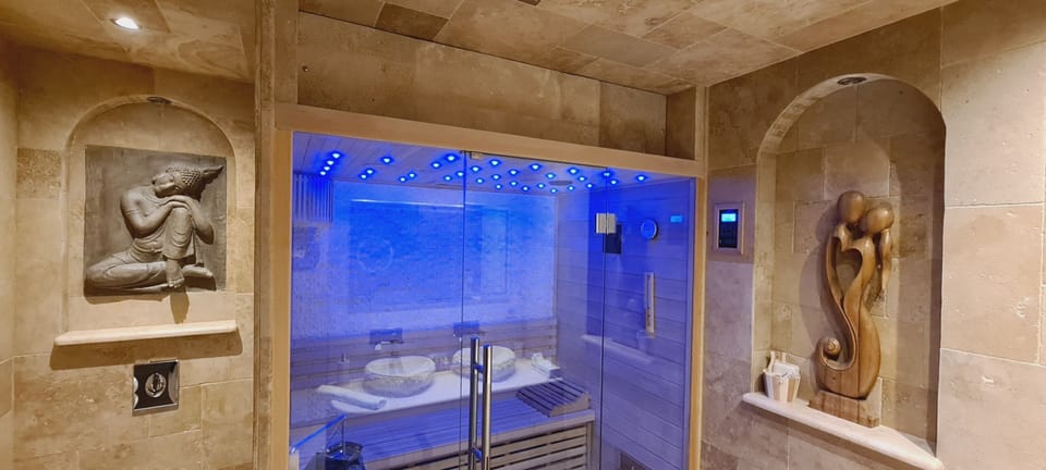 Romantic Loft, Hot Tub (Sauna ,toit terrasse ) | Spa | Sauna