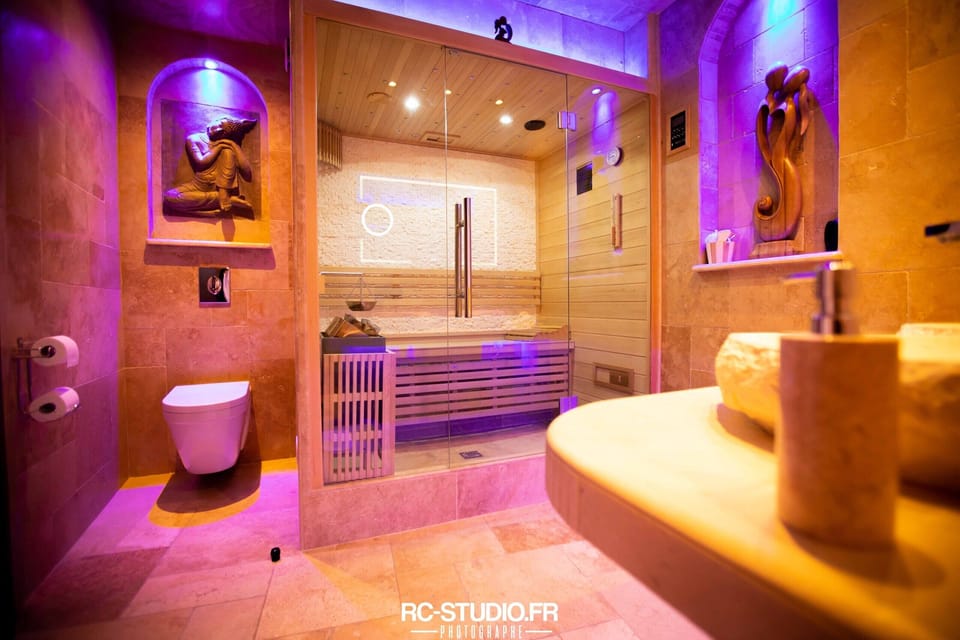 Romantic Loft, Hot Tub (Sauna ,toit terrasse ) | Room amenity