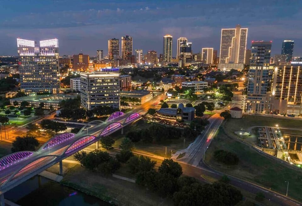 The building is situated on Main St. in downtown Fort Worth, nearby the convention center and Sundance Square!