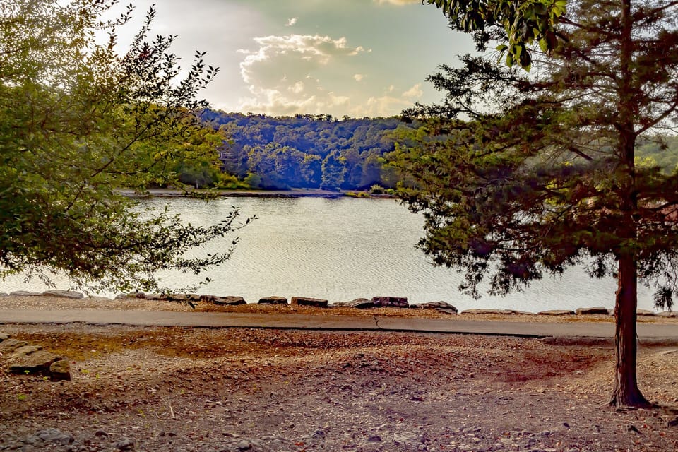 so beautiful and serene view of the lake