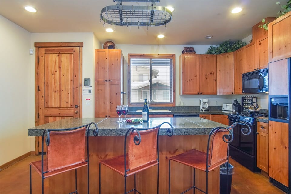 Breakfast bar for extra seating