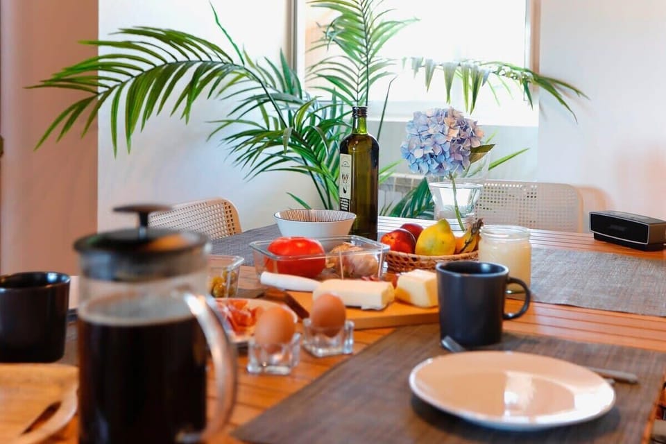 coffee tea facilities, breakfast, lunch, dinner