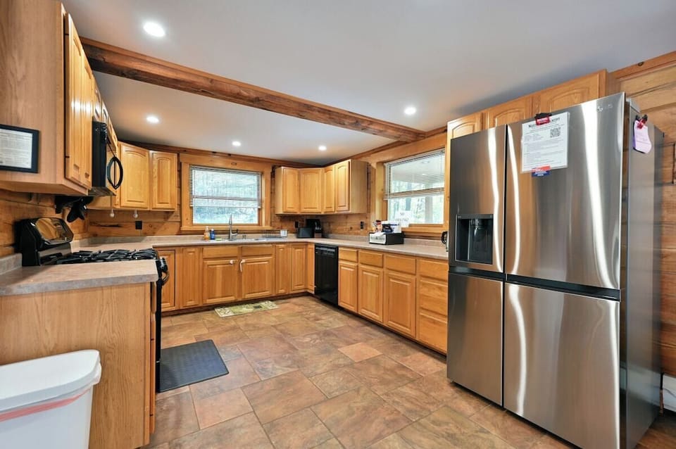 Whispering Waters Lodge has a well-equipped kitchen for your culinary needs.
