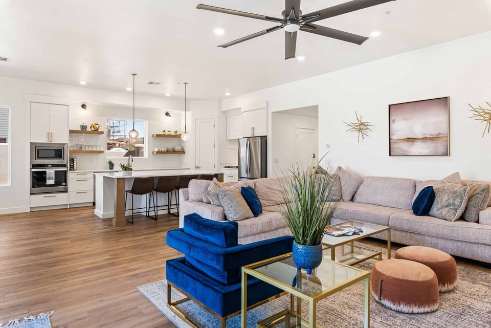 Townhome, 6 Bedrooms | Living area | Smart TV, table tennis