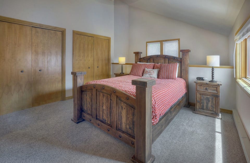 Upper Level Queen Bed with Full Bathroom