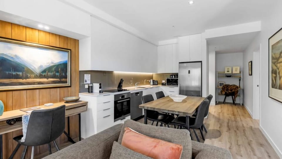 Open plan with desk