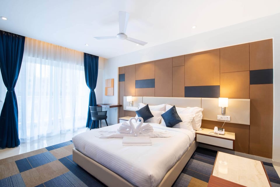 1 bedroom, minibar, desk, laptop workspace