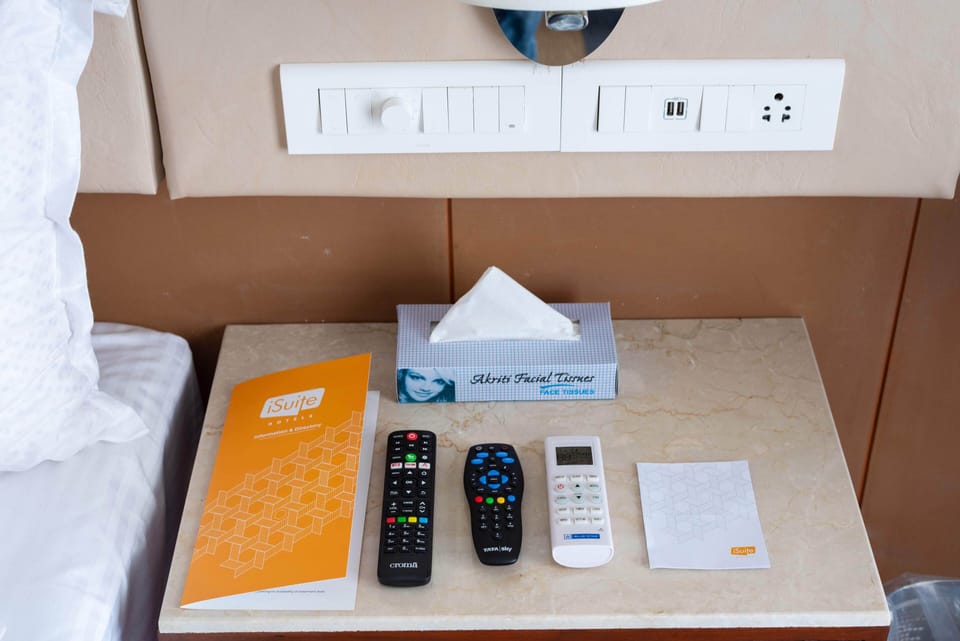 1 bedroom, minibar, desk, laptop workspace
