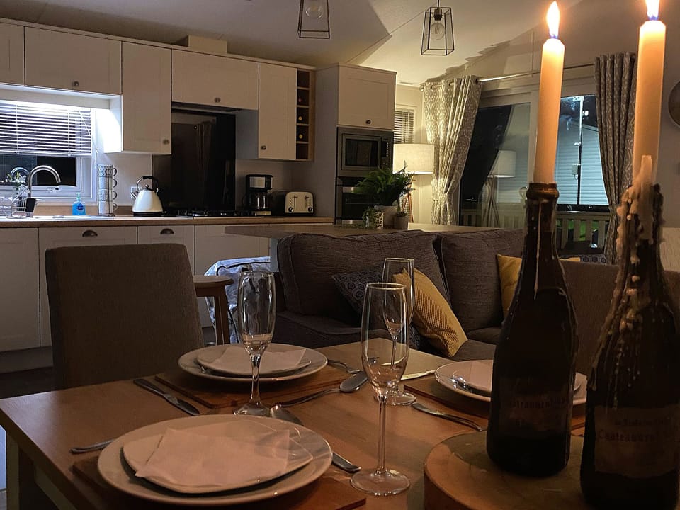 Cottage | Private kitchen | Fridge, microwave, dishwasher, electric kettle