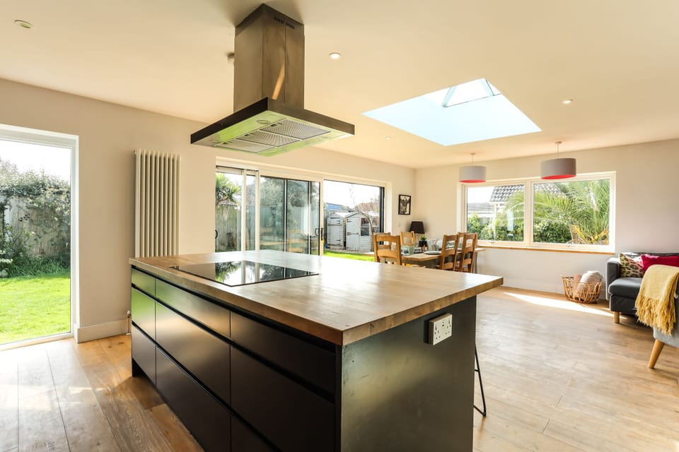 Bungalow, Ensuite | Shared kitchen | Highchair, kitchen islands