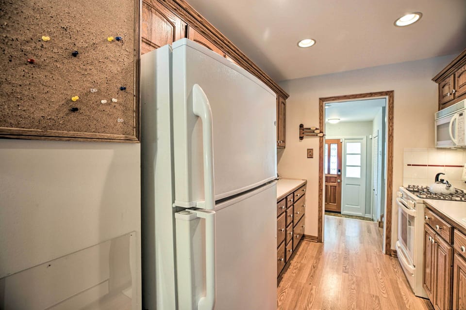 Kitchen | Dishware/Flatware