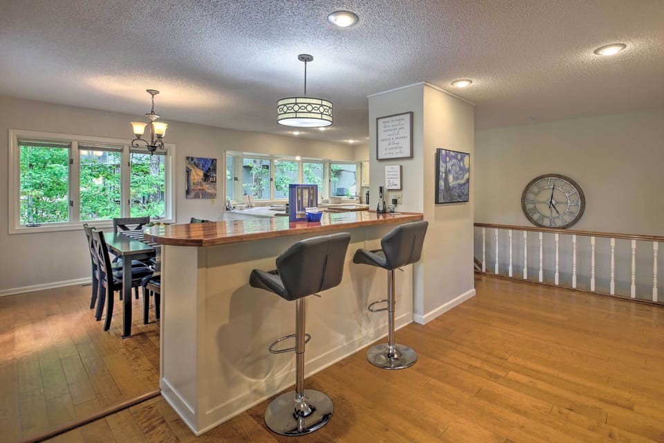 Kitchen | Fully Equipped | Breakfast Bar