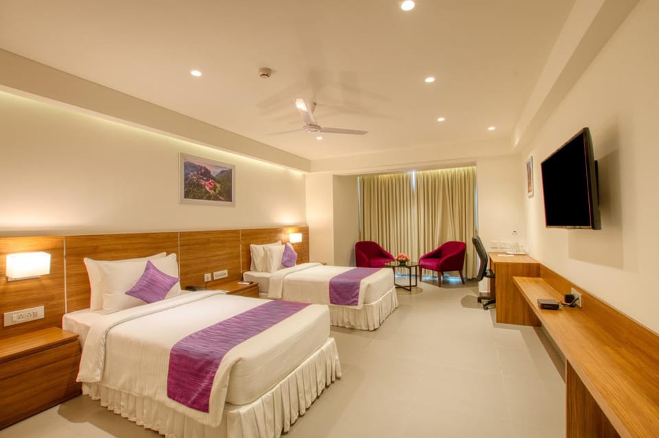 Premier Room | In-room safe, desk, soundproofing, iron/ironing board