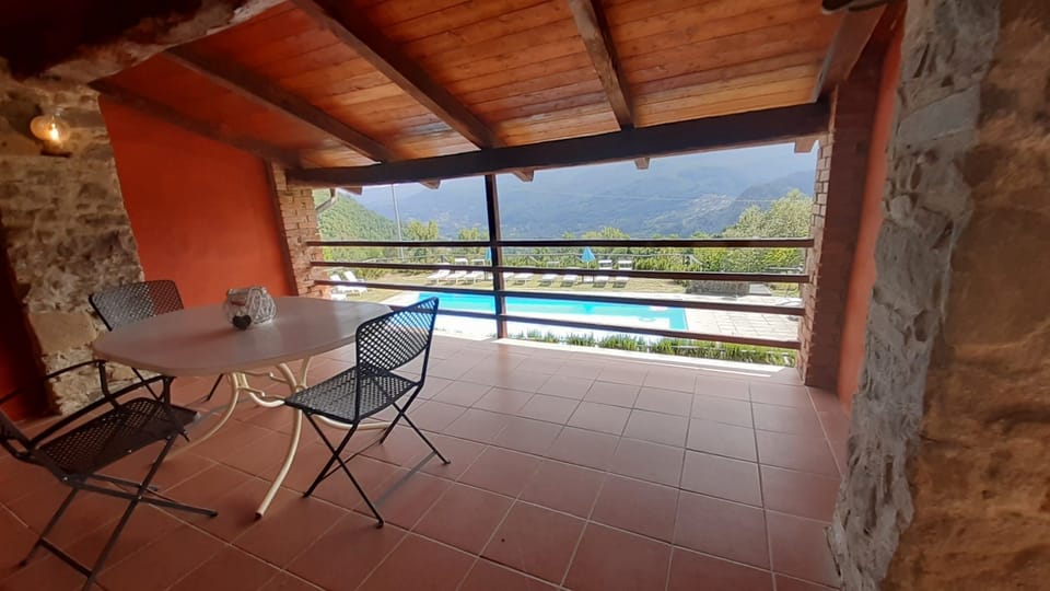 Alloro terrace over looking the pool