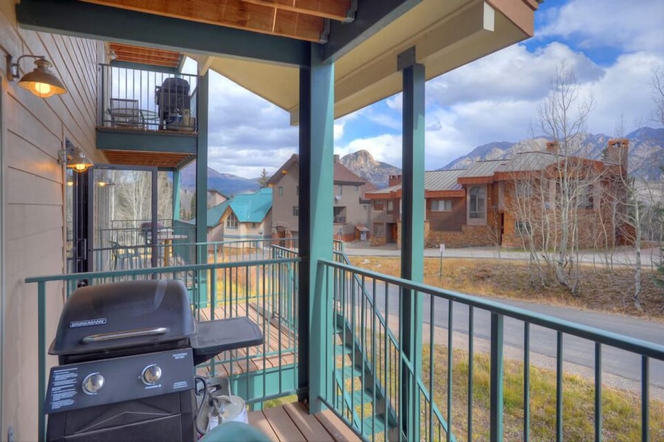 Balcony with Seating and Grill