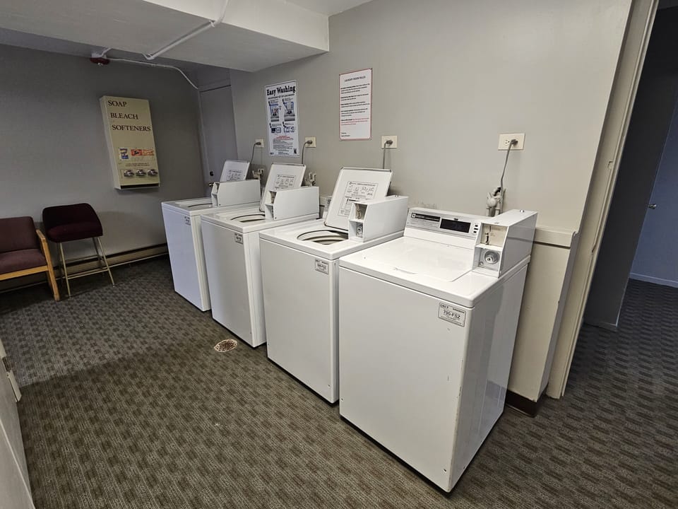 Common Area Laundry in Building