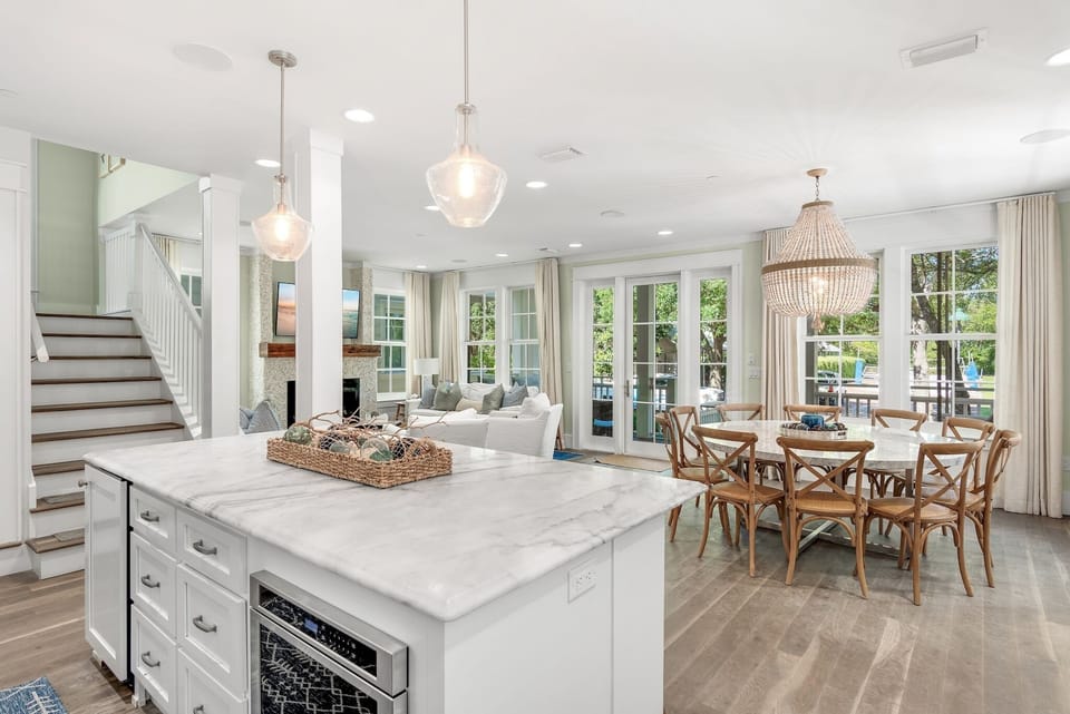 The Shell - Seaside - Living, Dining, and Kitchen Area