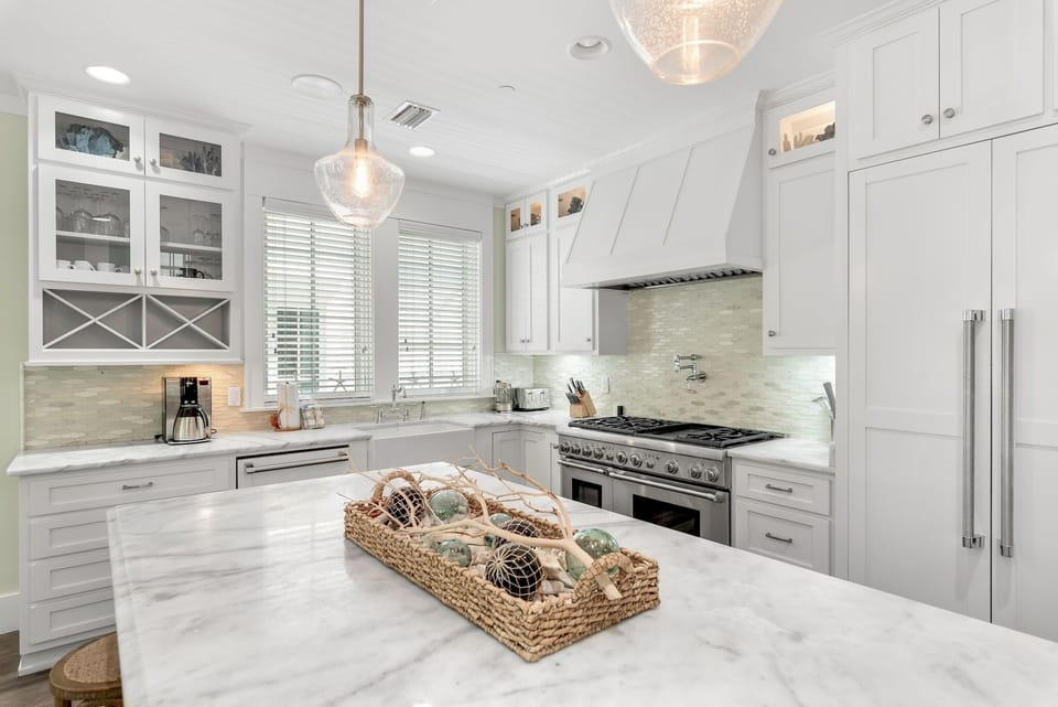 The Shell - Seaside - Living, Dining, and Kitchen Area